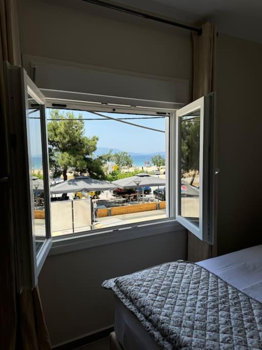 Seaviewapartment Ofrínion Exterior photo